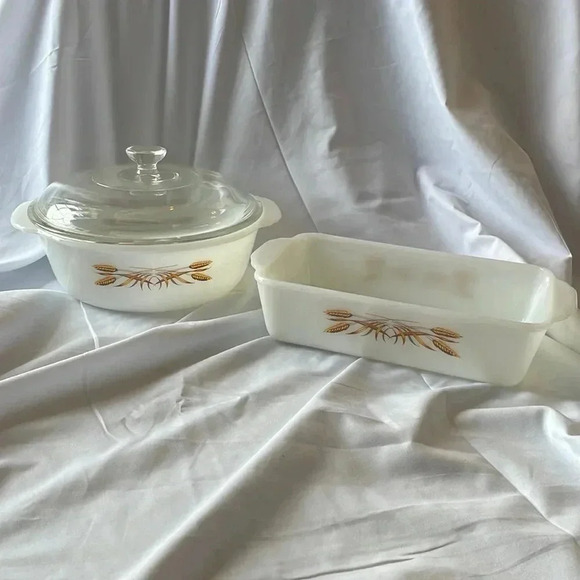 Vintage Anchor Hocking Fire King Wheat Bakeware Set of 2 - Picture 2 of 8